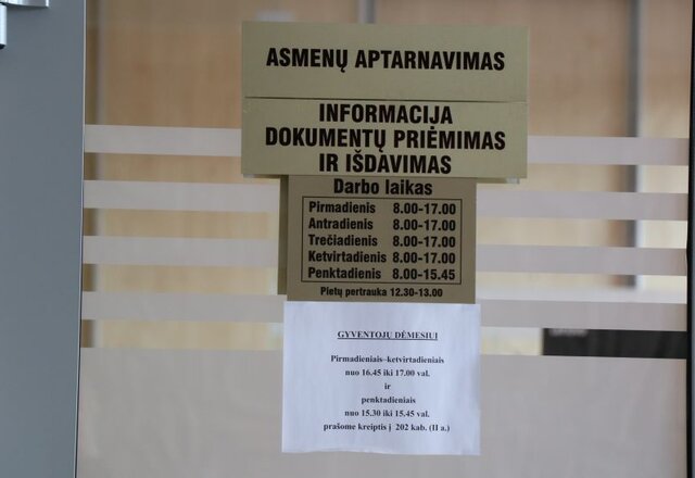 Šešiasdešimt ketvirtoji karantino diena: savivaldybės darbas grįžta į įprastą tvarką, policijos...