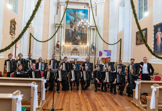Veisiejuose atidarytas XII tarptautinis akordeonistų sąskrydis „Su meile akordeonui“