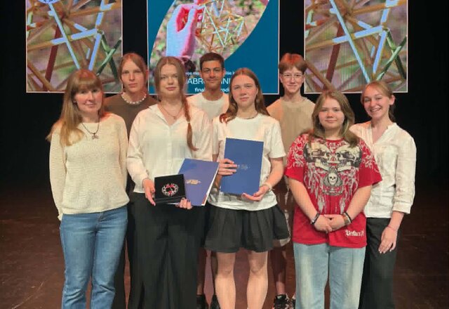 „Sidabro vainikėlis“ Lazdijų krašto kūrėjos rankose