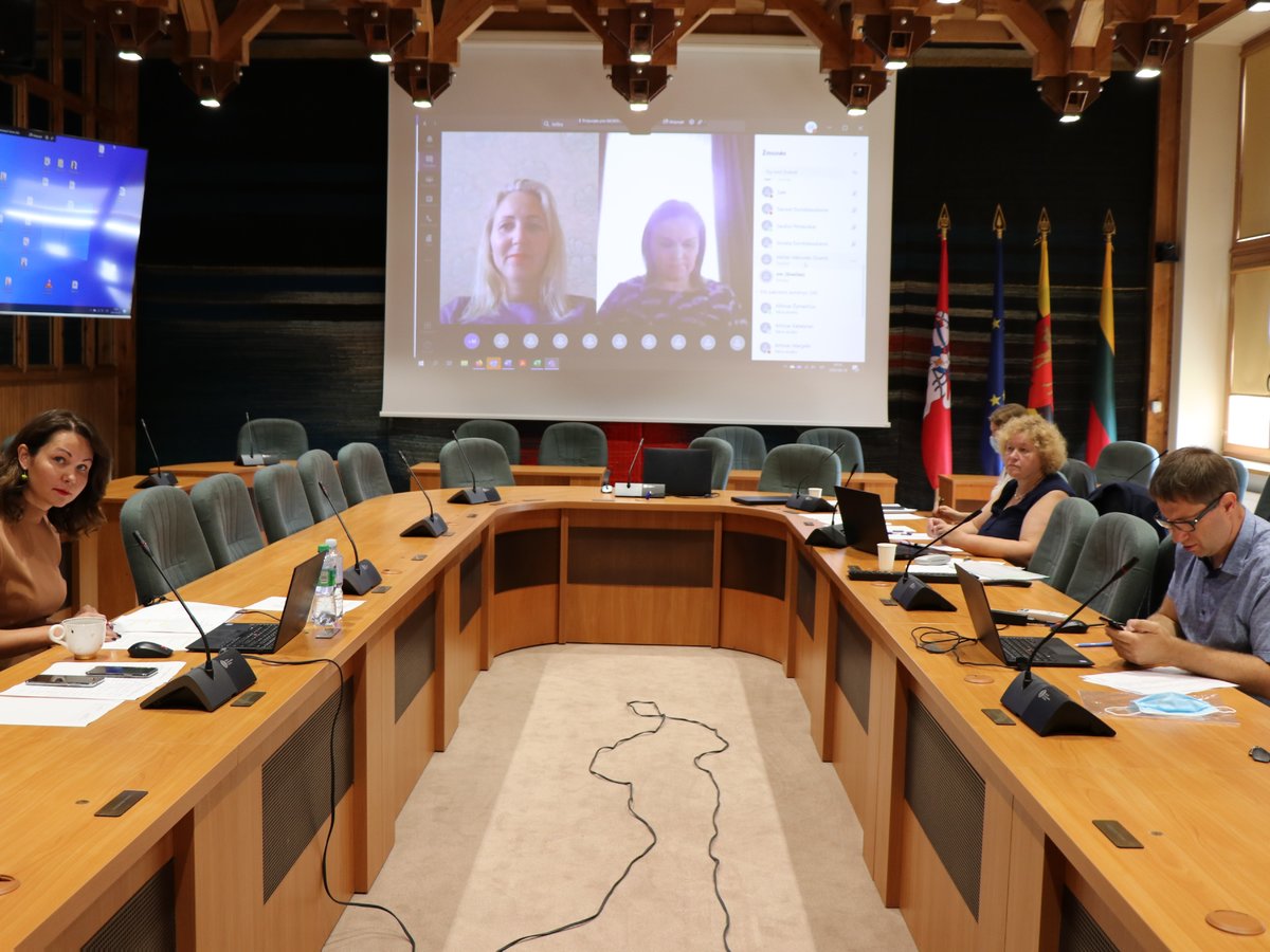 Kviečime stebėti savivaldybės tarybos posėdį