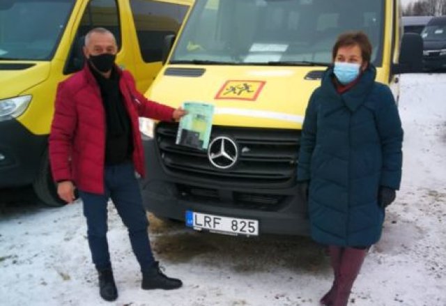 Geltonasis autobusas – Seirijų Antano  Žmuidzinavičiaus gimnazijai 