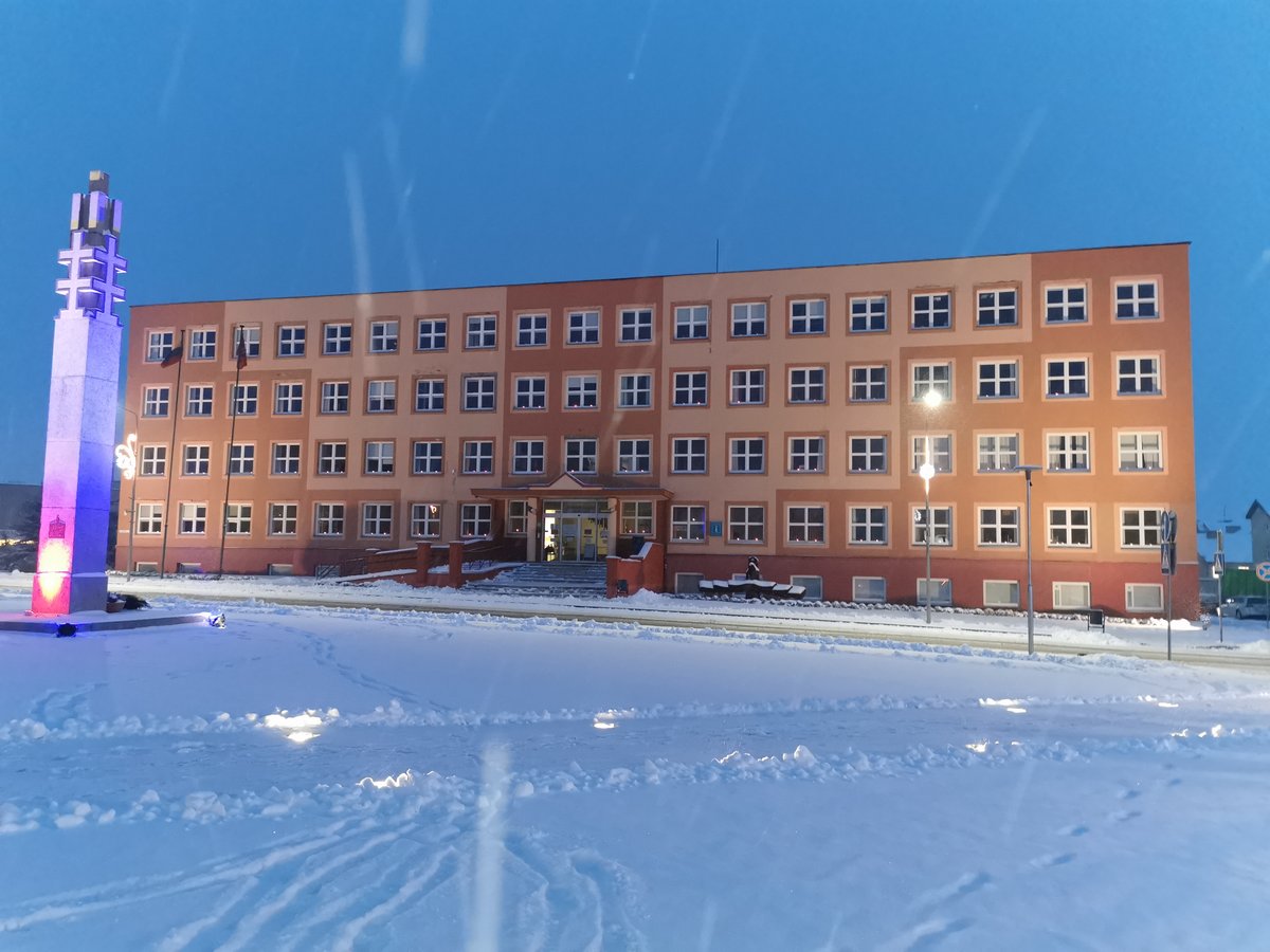 Ankstų rytą Lazdijų languose sužibo žvakutės – pagerbėme Lietuvos laisvės gynėjus