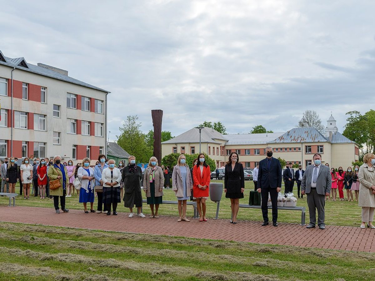 Lazdijų rajone abiturientams aidėjo paskutinis skambutis