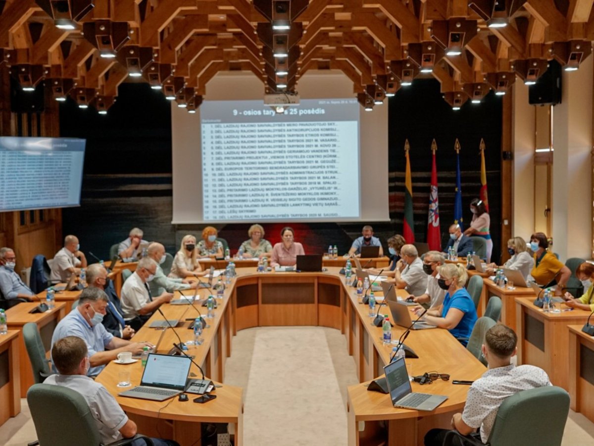 Savivaldybės taryboje: mero pavaduotoju išrinktas Valdas Petras Mikelionis, priimta beveik...