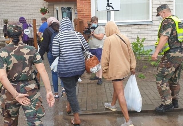 Dėmesio: iš nelegalių migrantų apgyvendinimo patalpų Kapčiamiestyje pasišalino 7 asmenys. Prašome...