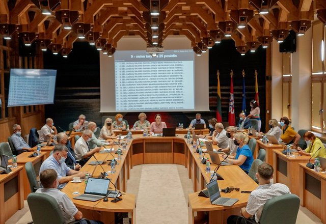 Savivaldybės taryboje: mero pavaduotoju išrinktas Valdas Petras Mikelionis, priimta beveik...