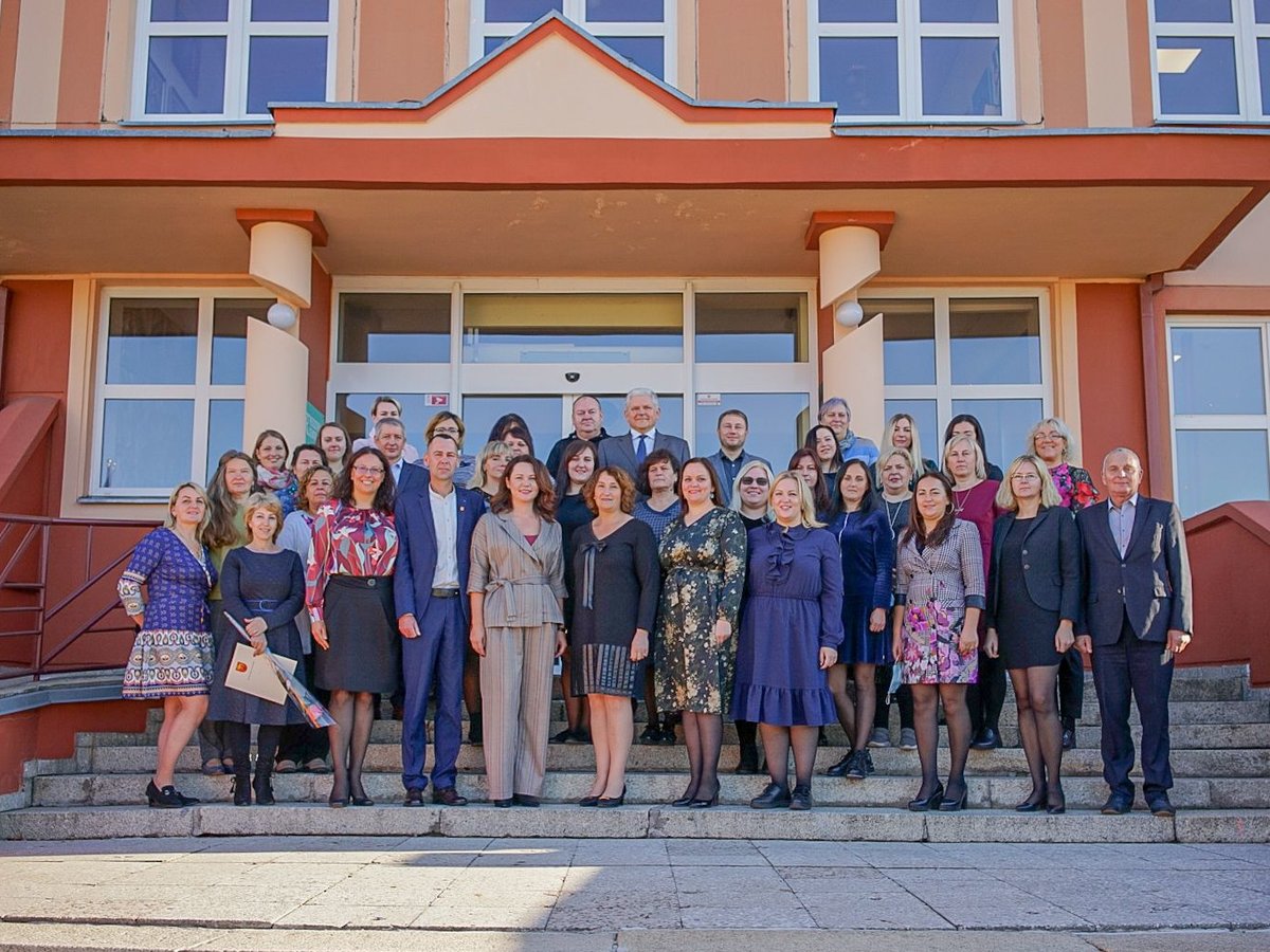Profesinės šventės proga pasveikinti ir apdovanoti rajono socialiniai darbuotojai