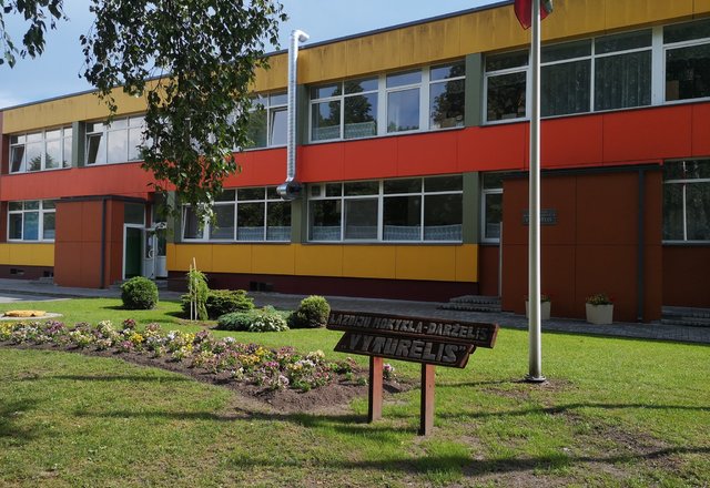 Nuo trečiadienio pradinukams privalomos medicininės kaukės – jomis pasirūpino savivaldybė 