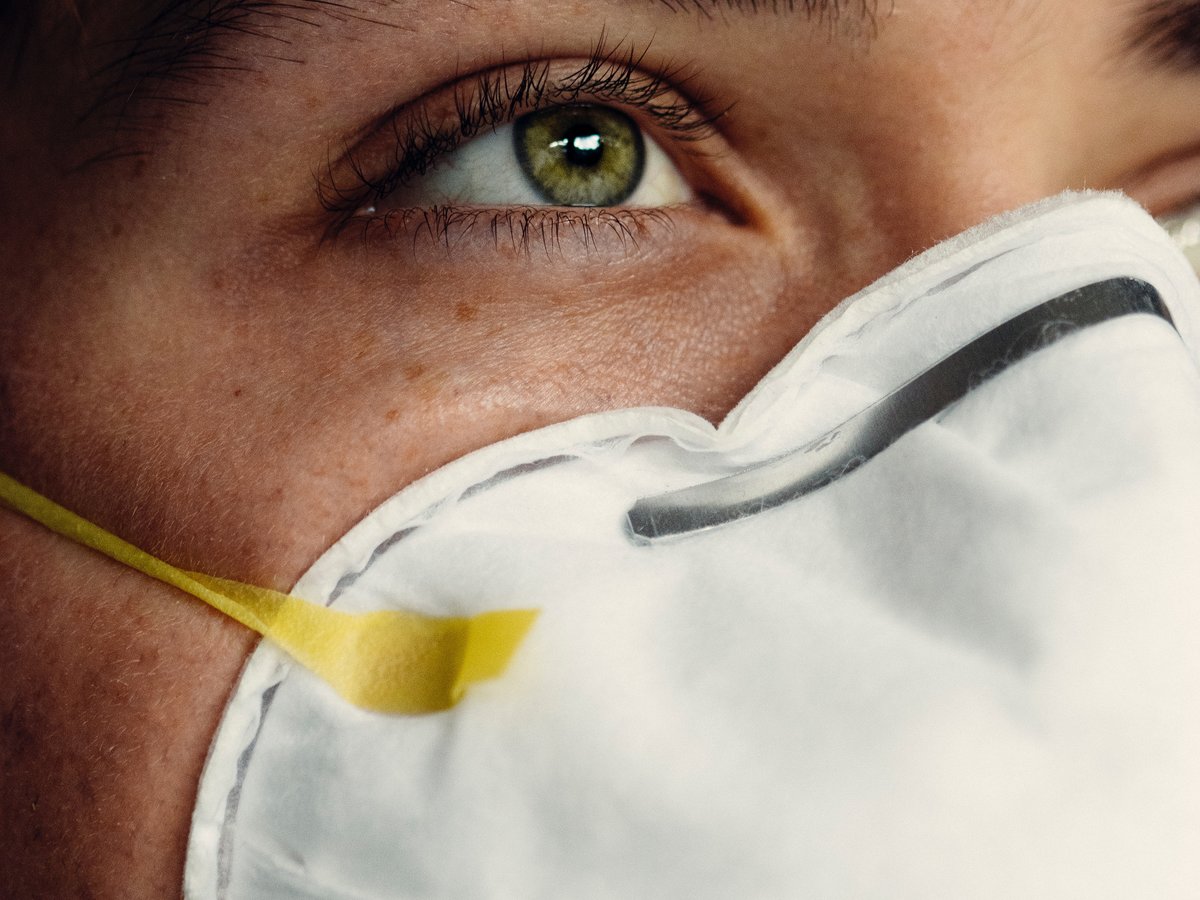 Renginiuose uždarose erdvėse privaloma dėvėti respiratorius