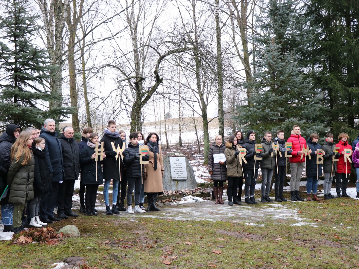 Akcija „Mes prisimename“: Lazdijai mini Holokausto aukų atminimo dieną