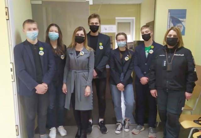 Seirijų gimnazijos komandai – teisinių žinių konkurso „Temidė“ bronza