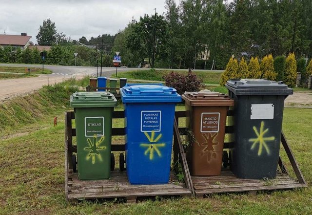 Jei norite, kad konteineris būtų ištuštintas – jį reikia ištraukti prie kelio