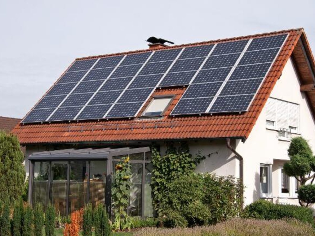 Primename: nepasiturintys gyventojai gali gauti paramą įsirengiant saulės elektrines
