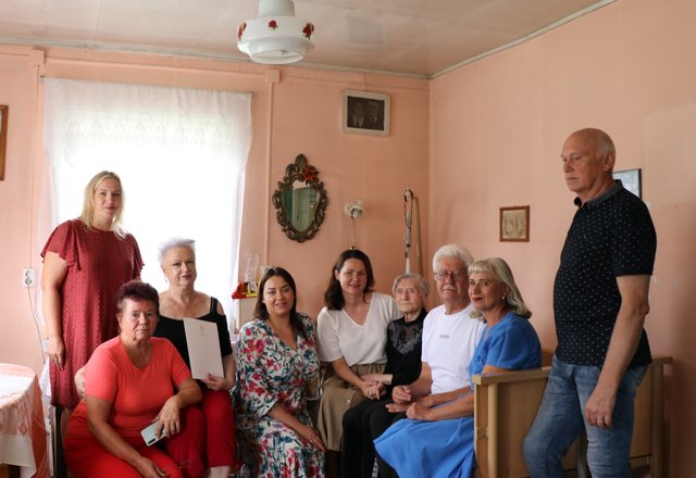 Šimtametei Veronikai Nevulienei – merės Ausmos Miškinienės sveikinimas