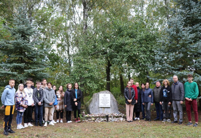 Lietuvos žydų genocido aukų atminimas Lazdijuose pagerbtas eitynėmis ir paroda