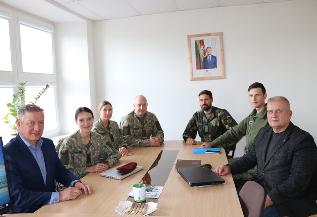 Savivaldybėje lankėsi Lietuvos kariuomenės atstovai