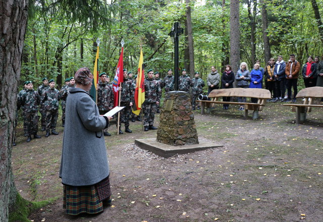  Pagerbti prieš 71-erius metus Bestraigiškės miške žuvę Lietuvos partizanai