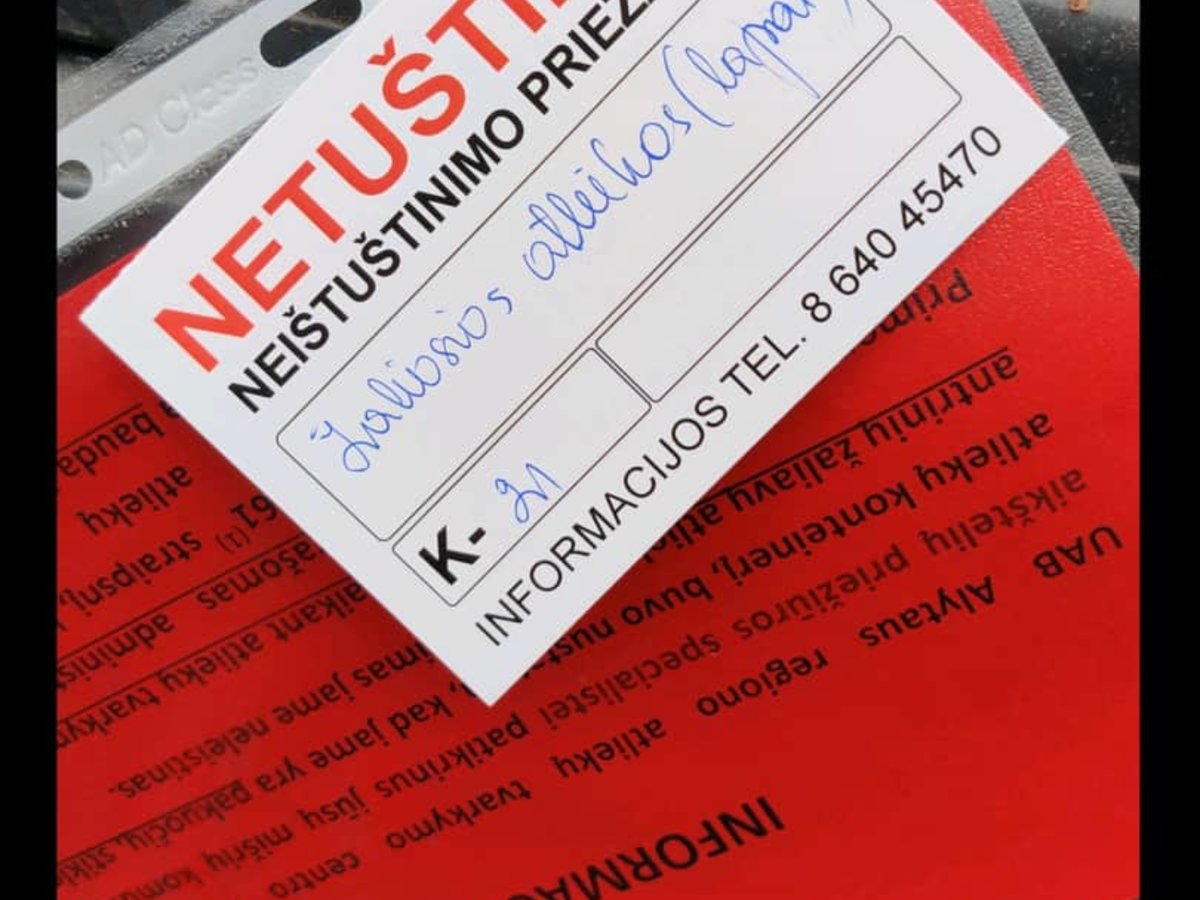 Perspėjimas: konteineriai su netinkamomis atliekomis netuštinami. Išrūšiuokite!