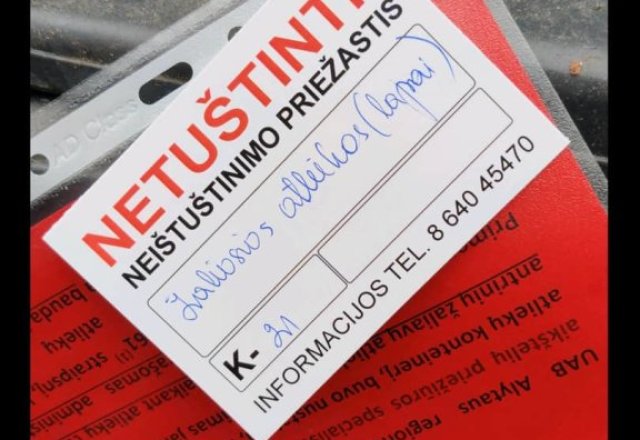 Perspėjimas: konteineriai su netinkamomis atliekomis netuštinami. Išrūšiuokite!