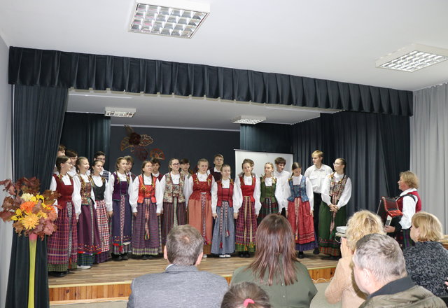 Kapčiamiestyje – mokinių piešinių paroda ir renginys Emilijai Pliaterytei atminti