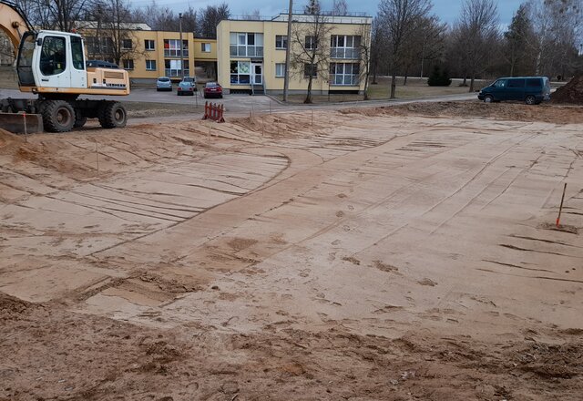 Automobilių stovėjimo aikštelių įrengimo darbai įsibėgėjo ir Veisiejuose