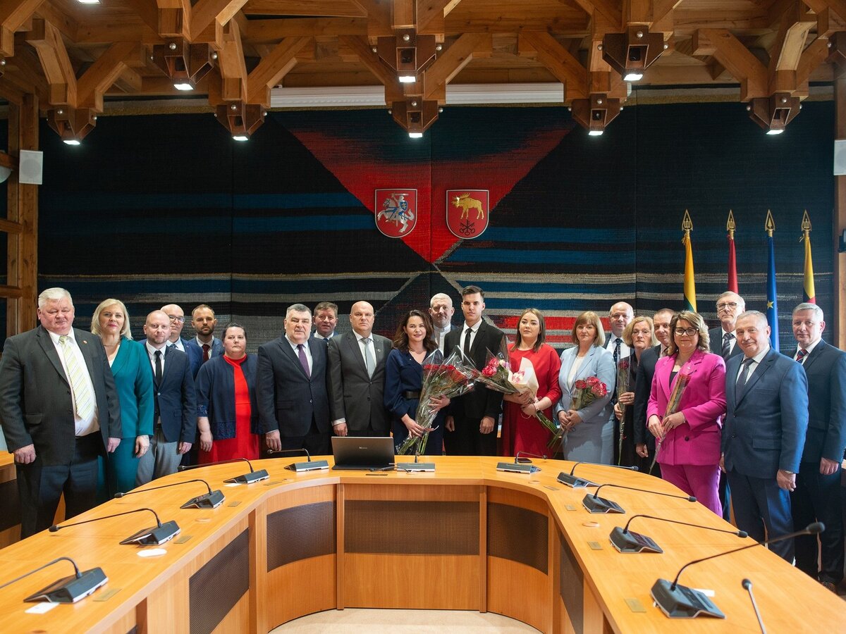 Darbą pradeda 2023–2027 m. kadencijos savivaldybės taryba: prisiekė merė ir tarybos nariai 