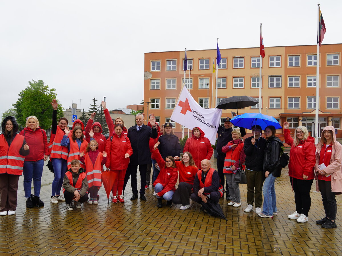 „Pasienio fiestos“ svečiai – Raudonojo Kryžiaus atstovai: užsukite į jų palapinę