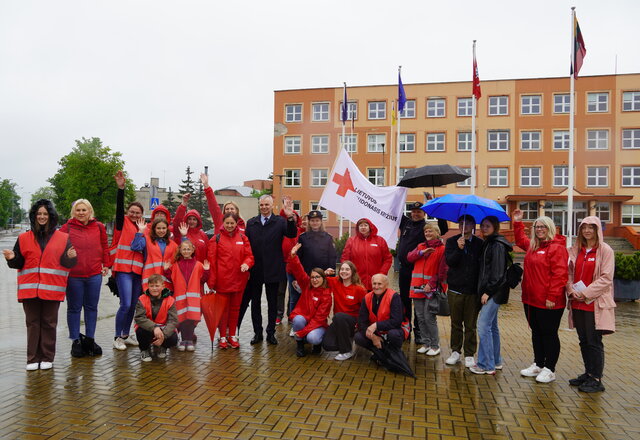 „Pasienio fiestos“ svečiai – Raudonojo Kryžiaus atstovai: užsukite į jų palapinę