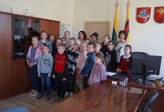 Svečiuose pas savivaldybės merę – „Kregždutės“ auklėtiniai