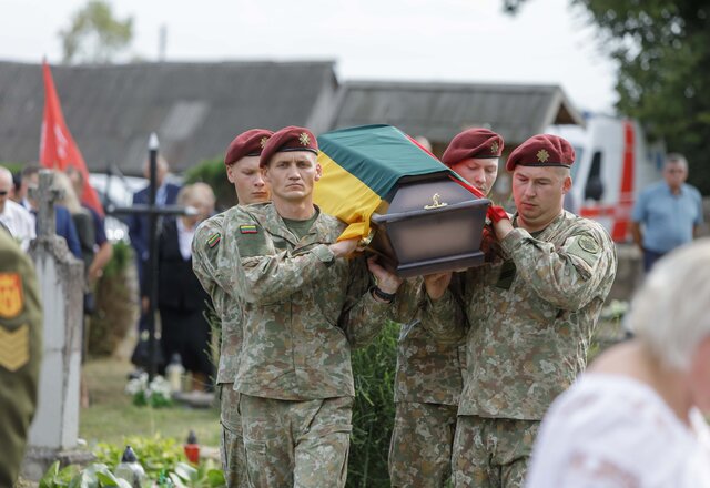 Dzūkijos partizanai po daugiau nei 70 metų sugrįžo namo amžinam poilsiui