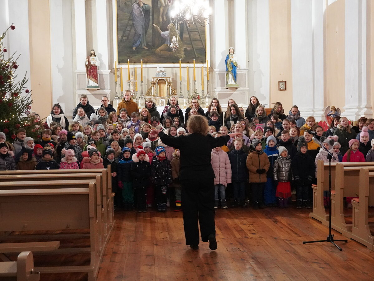 Tradicinis kalėdinių giesmių festivalis „Giesmių giesmelė“