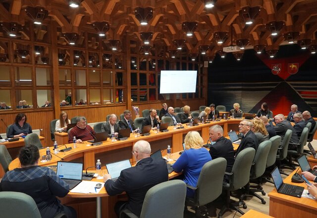 Šiandien savivaldybės taryboje – aktualūs sprendimai švietimo bendruomenei, Lazdijų miesto...