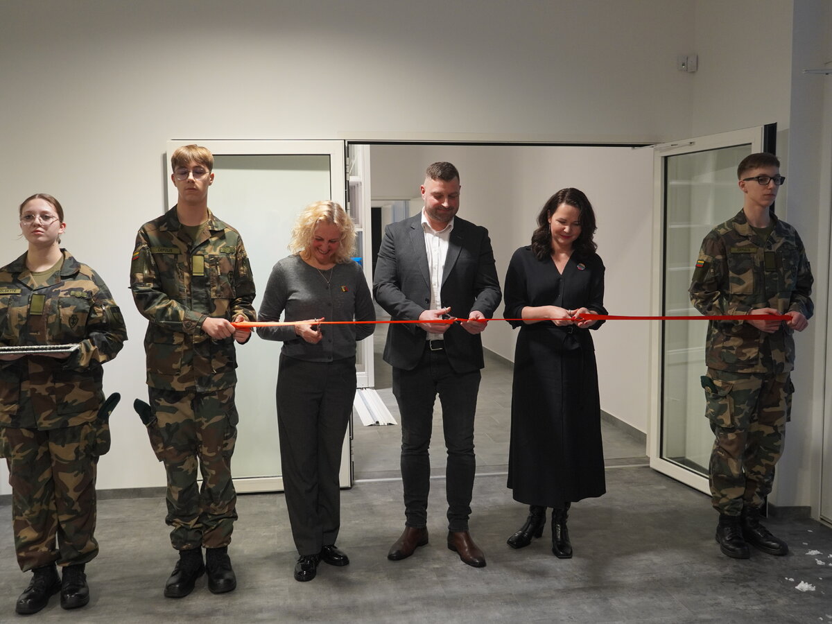 Senus garažus Lazdijuose pakeitė moderni Lazdijų muziejaus fondų saugykla 