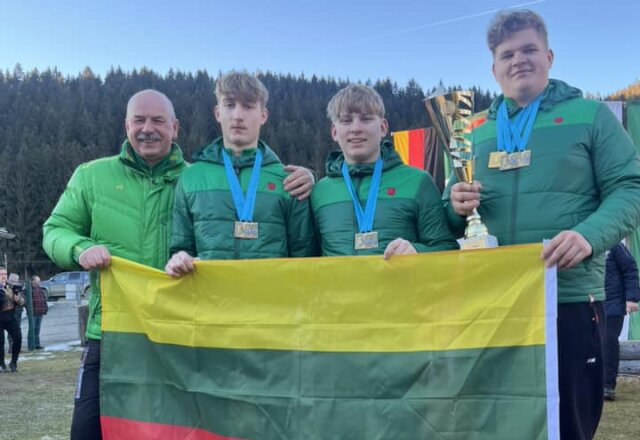 Iš Europos bavariško akmenslydžio čempionato lazdijiečiai grįžo su trimis medalių komplektais