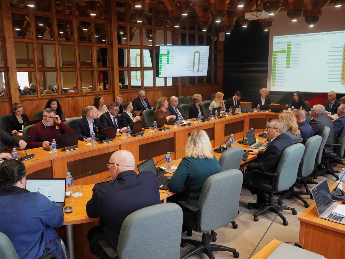 Savivaldybės taryboje: patvirtintas rajono 2024 metų biudžetas, pritarta planuojamiems didelės...