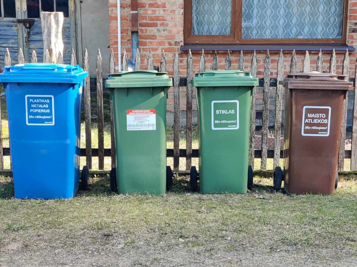 Nelaikykite atliekų konteinerių prie kelio – išvengsite papildomų mokėjimų