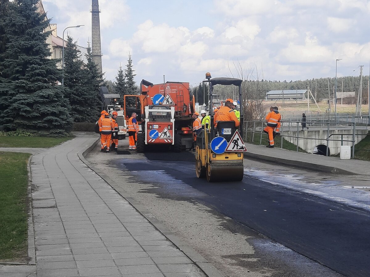 Lazdijų rajono keliuose pradėti asfalto dangos duobių taisymo darbai