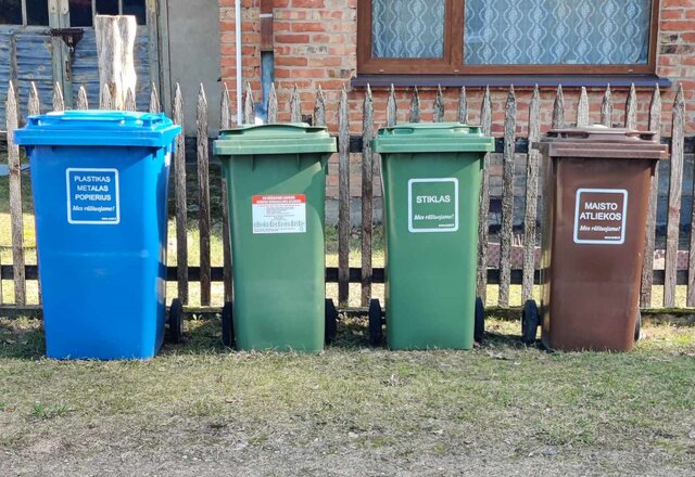 Nelaikykite atliekų konteinerių prie kelio – išvengsite papildomų mokėjimų