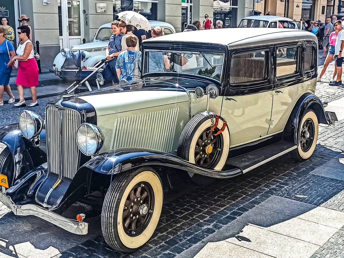 Nepriklausomybės aikštėje – Senos automobilių technikos mėgėjų „MOTO RETRO“ iš Lenkijos senovinių...