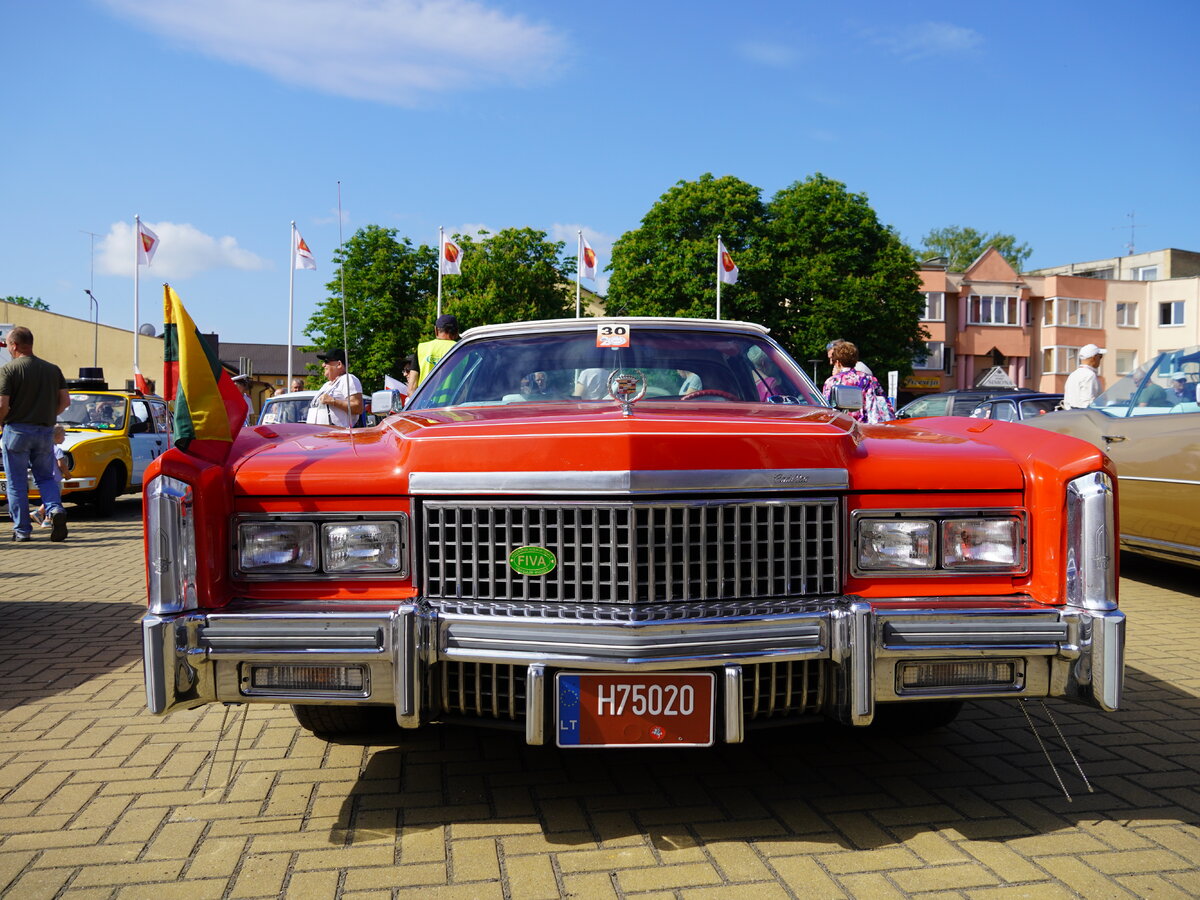 Nepriklausomybės aikštėje – senovinių automobilių paroda