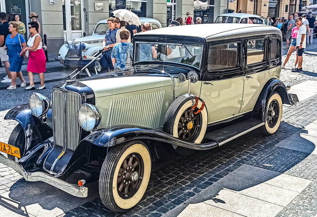 Nepriklausomybės aikštėje – Senos automobilių technikos mėgėjų „MOTO RETRO“ iš Lenkijos senovinių...