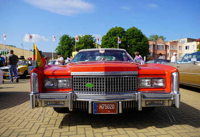 Nepriklausomybės aikštėje – senovinių automobilių paroda