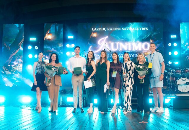 Jaunimo metų apdovanojimai tapo didžiausios Lazdijų krašto šventės „Pasienio fiesta 2024“ dalimi