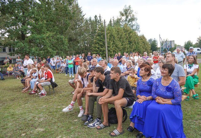Krikštonių 590-asis jubiliejus: daug sveikinimų, pramogų ir skambios muzikos