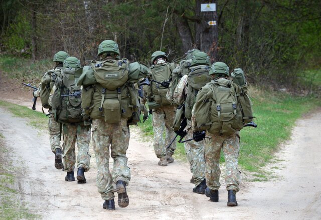 PIETŲ LIETUVOJE VYKS KARIŲ SAVANORIŲ PRATYBOS