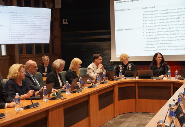 Savivaldybės taryboje: pagerbtas ilgametis Lazdijų krašto kultūros puoselėtojas Juozas...