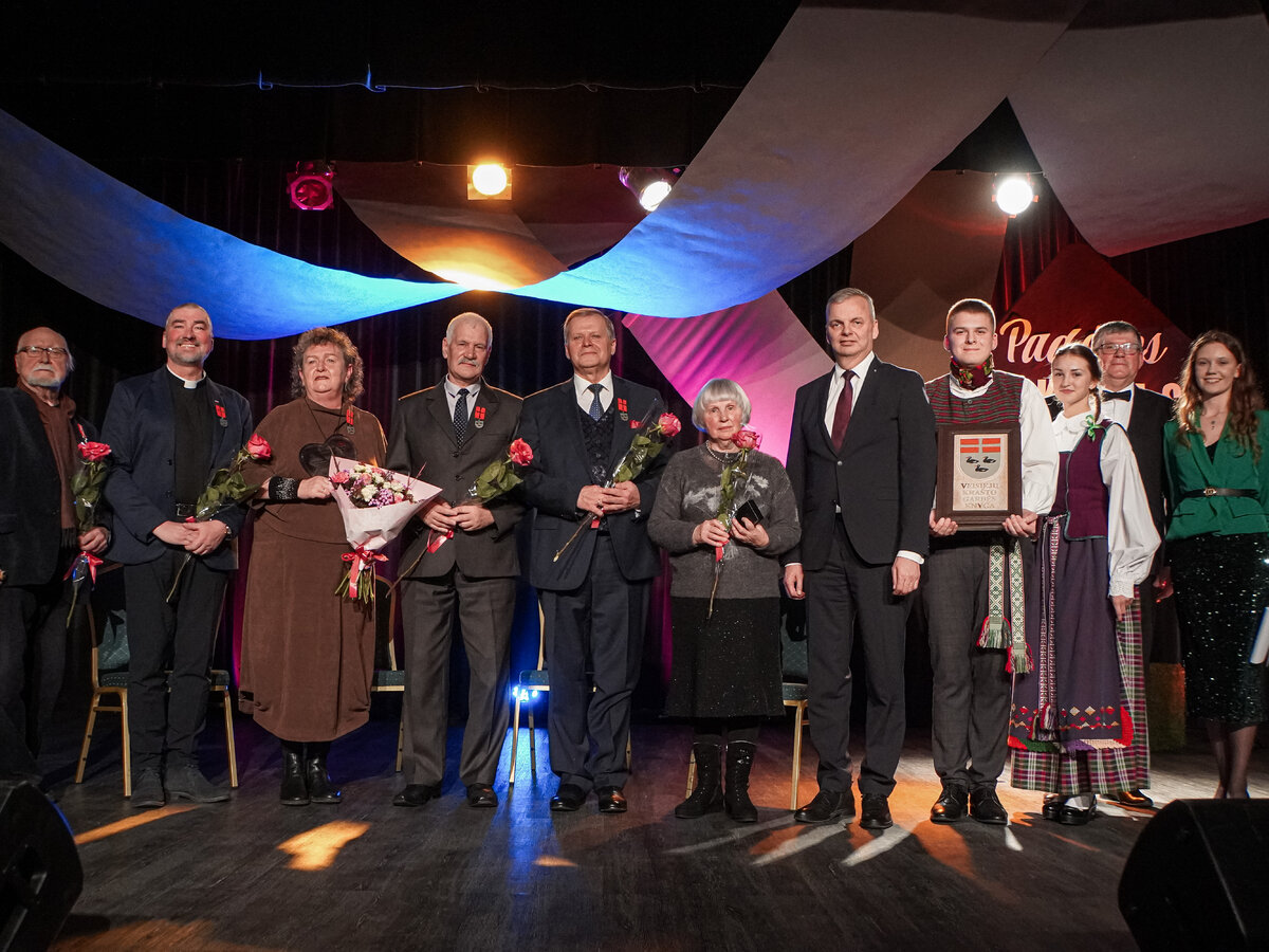 Su dainomis ir šokiais nuskambėjo 22-oji Veisiejų krašto bendruomenių šventė "Rudens...