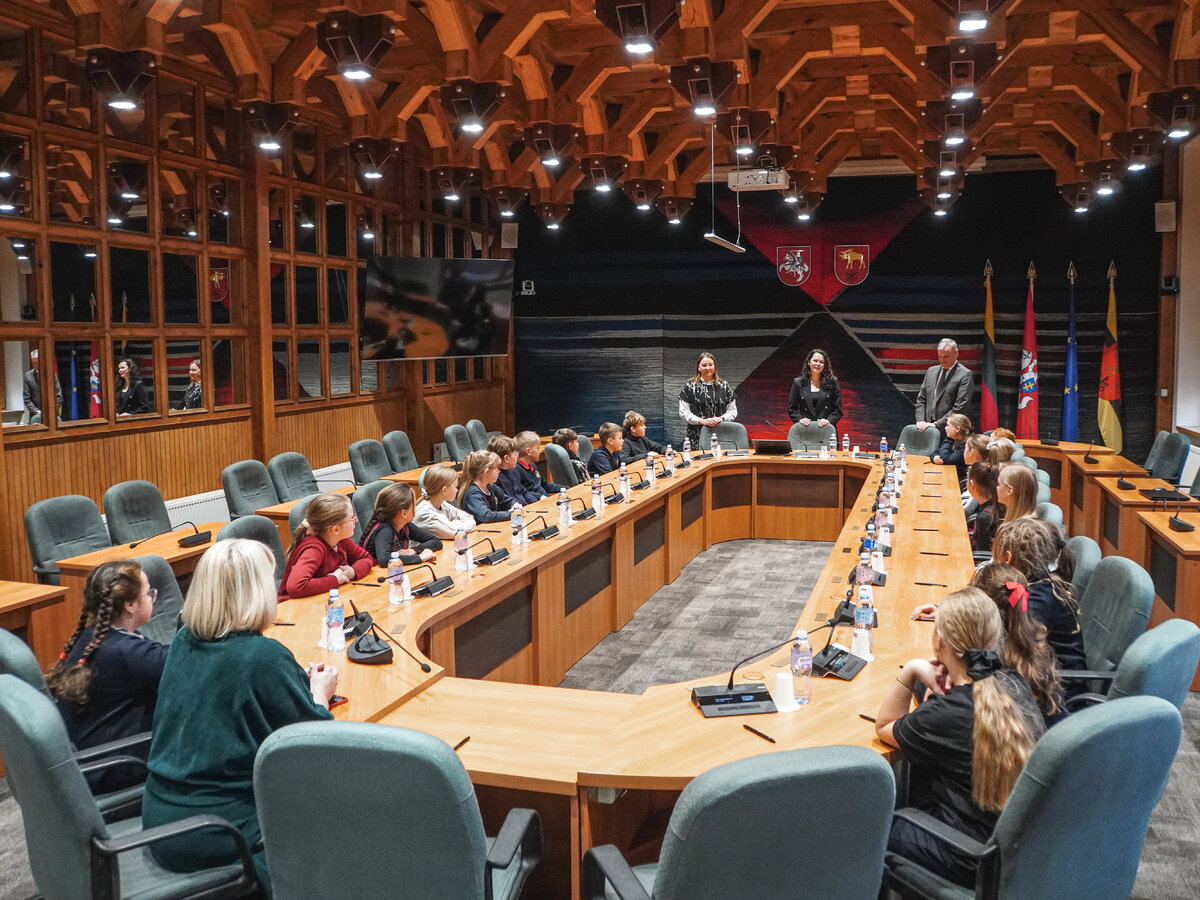 Lazdijų darželio-mokyklos „Kregždutės“ mokinių vizitas savivaldybėje