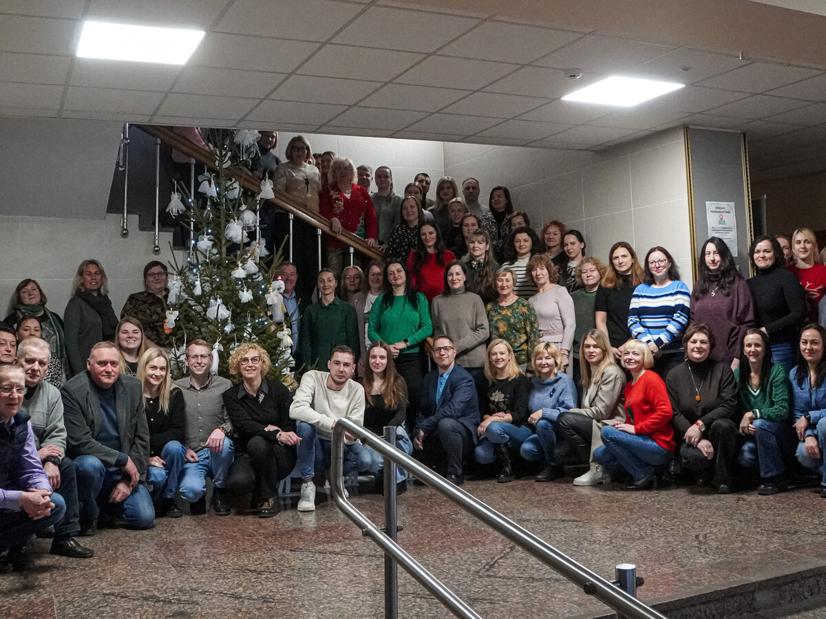 Įžiebta administracijos kalėdinė eglutė
