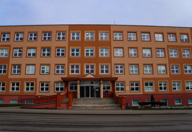 Lazdijų rajono savivaldybė jau papuošė langus Vasario 16-ąjai!